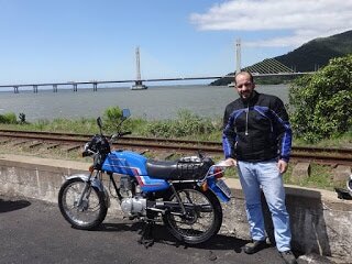 Onze anos e uma Honda CG 125 1983 placa preta Onze anos e uma Honda CG 125 1983 placa preta